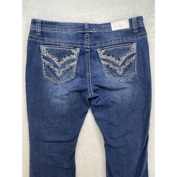 Shyanne Denim - Shyanne Jeans Women's 39 Medium Wash‎ Blue Embroidered Pockets boot cut